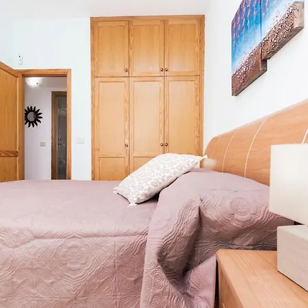 Home2book Charming House El *